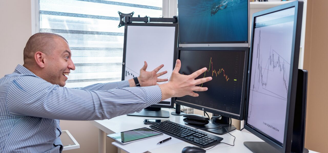 advantages of trading with prop firm
